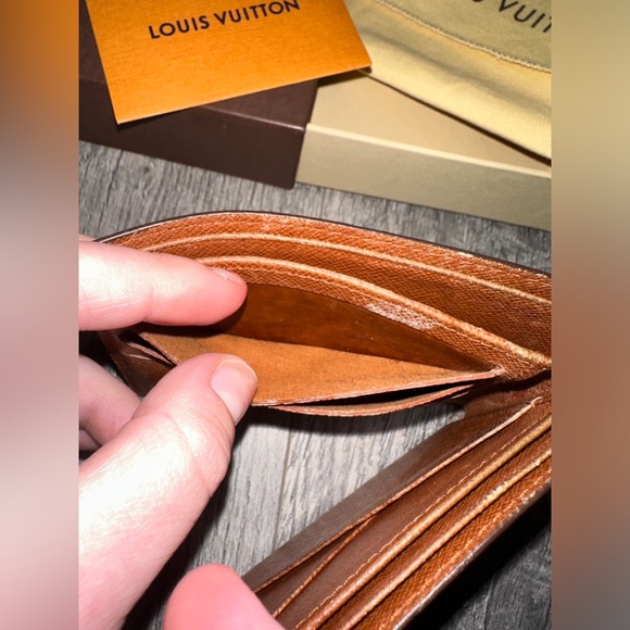 Louis Vuitton Multiple Wallet - Monogram (Bifold) - Picture 12 of 16